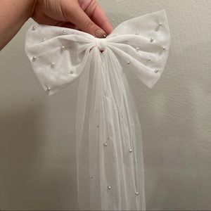 WHITE HAIR BOW Bridal Pearl